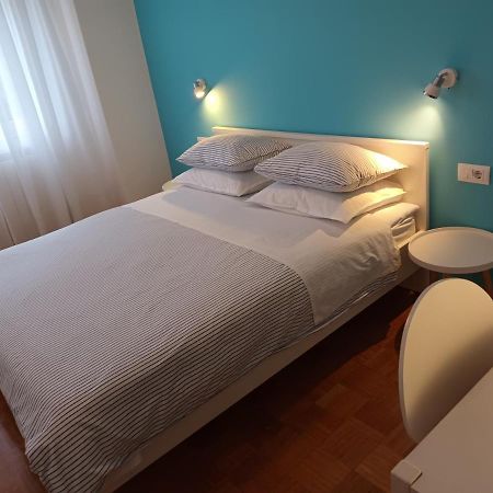 Apartments Leo ロヴィニ エクステリア 写真