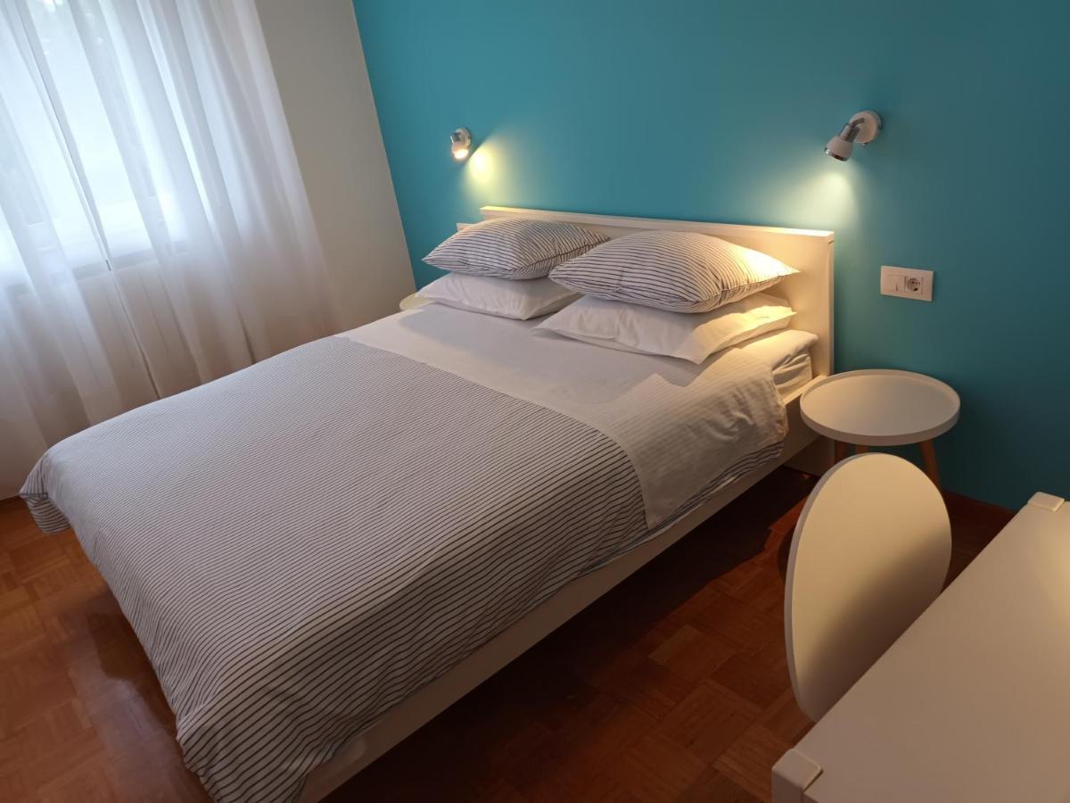 Apartments Leo ロヴィニ エクステリア 写真