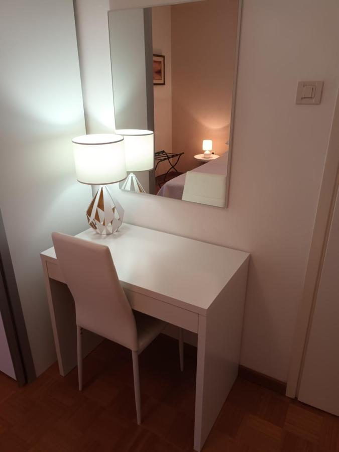 Apartments Leo ロヴィニ エクステリア 写真