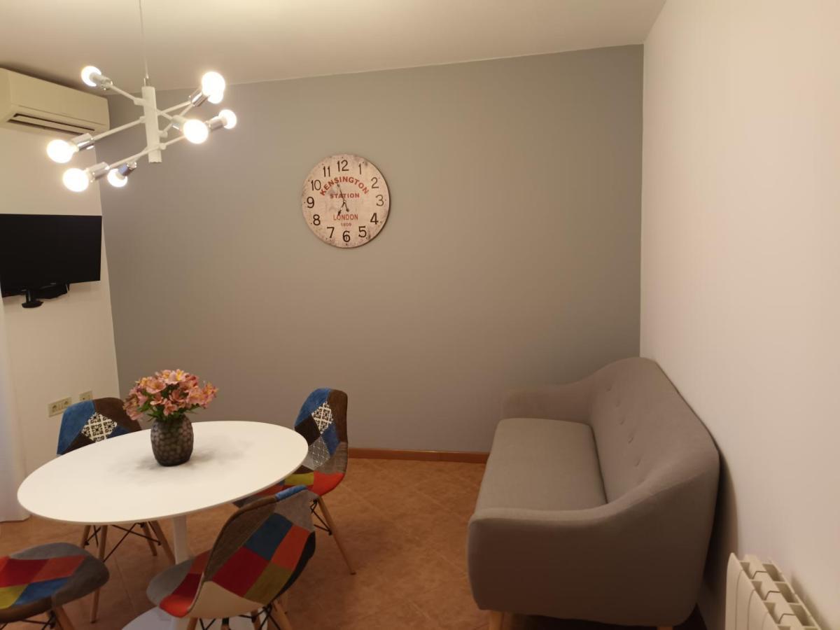 Apartments Leo ロヴィニ エクステリア 写真